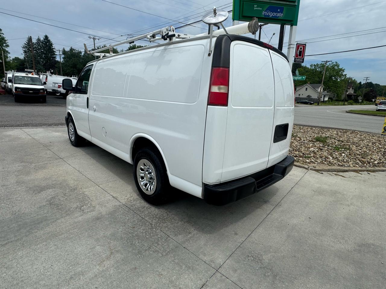 Chevrolet Express 1500 Cargo 2010