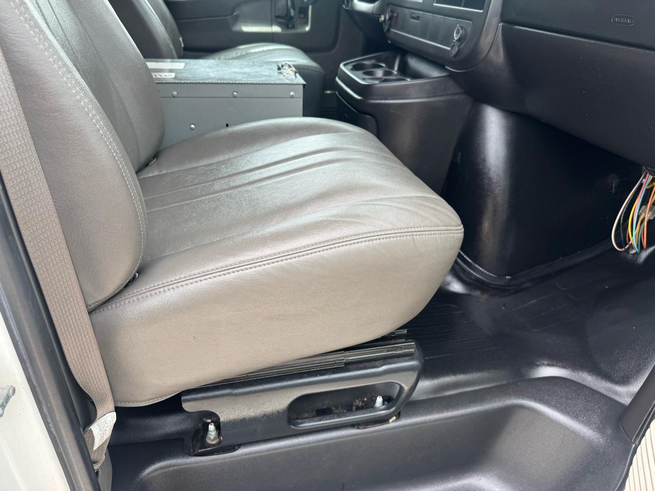 Chevrolet Express 1500 Cargo 2010