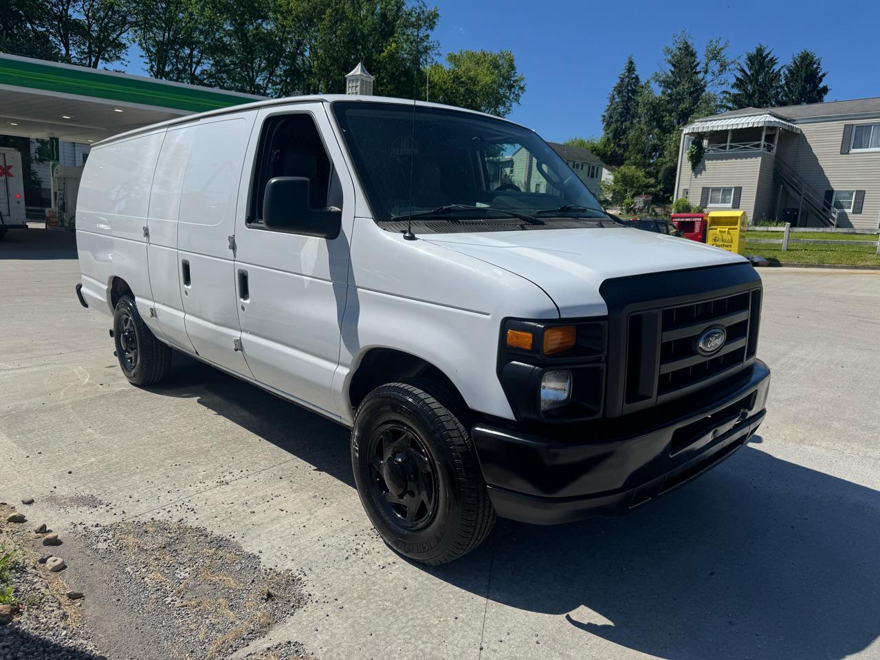 Ford Econoline E-350 Super Duty Extended 2012