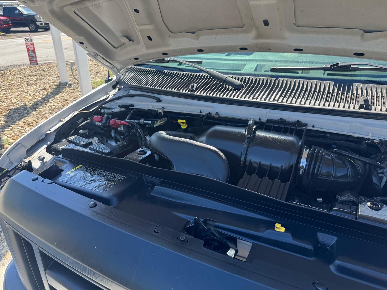 Ford Econoline E-350 Super Duty Extended 2012