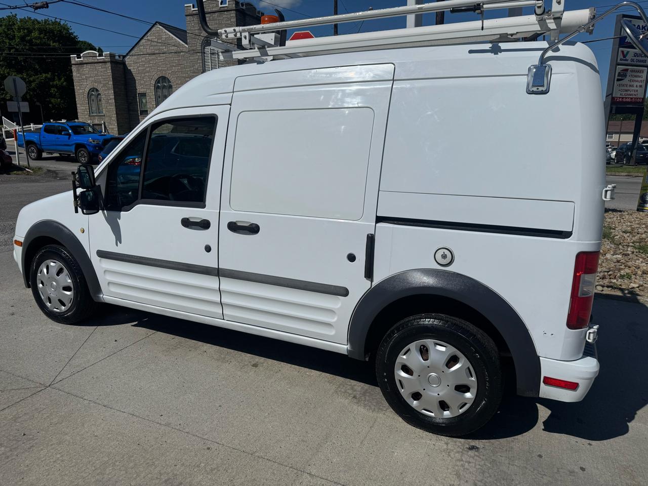 Ford Transit Connect XLT with Rear Door Glass 2010