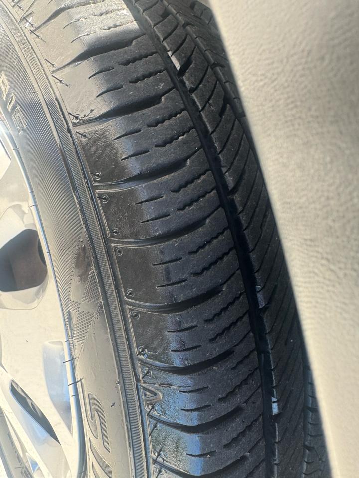 Ford Transit Connect XLT with Rear Door Glass 2010