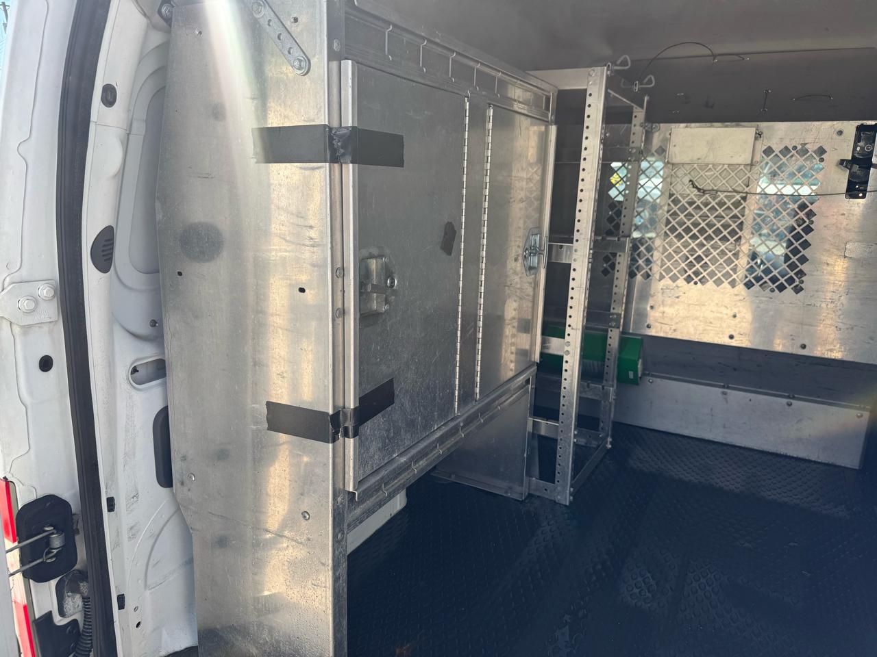 Ford Transit Connect XLT with Rear Door Glass 2010