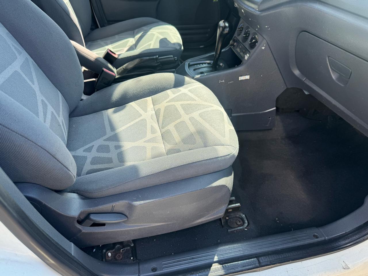 Ford Transit Connect XLT with Rear Door Glass 2010