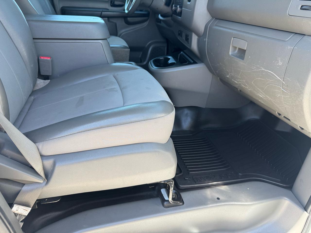 Nissan NV Cargo 2500 HD S V6 2018
