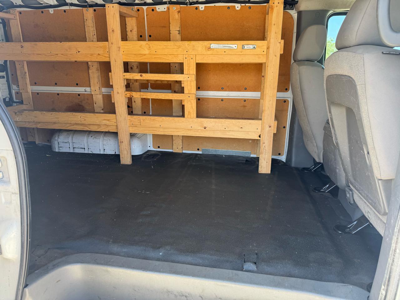 Nissan NV Cargo 2500 HD S V6 2018