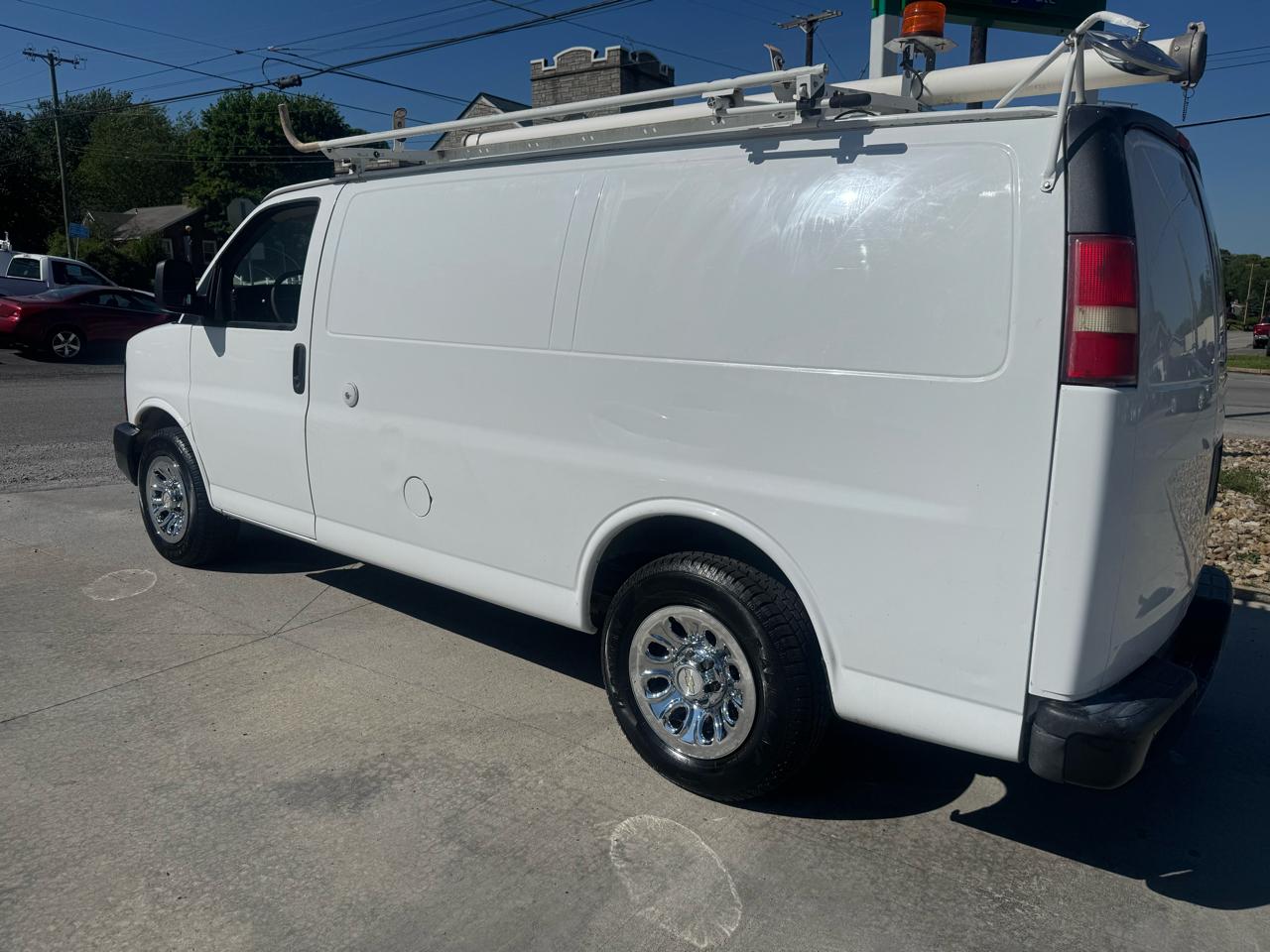 Chevrolet Express 1500 Cargo 2010