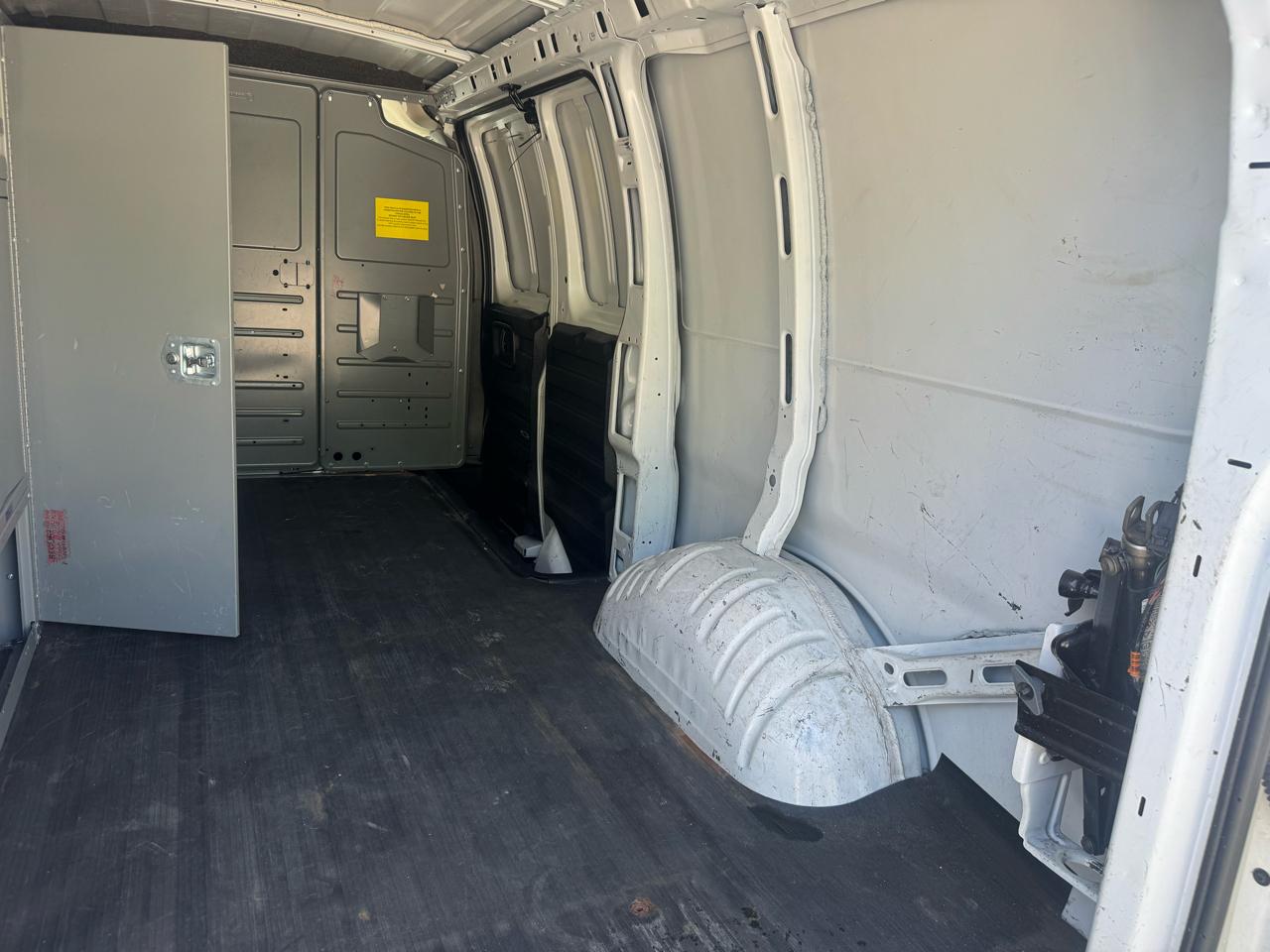 Chevrolet Express 1500 Cargo 2010