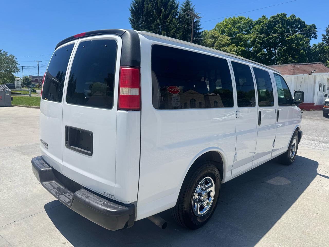 Chevrolet Express LS 1500 AWD 2007