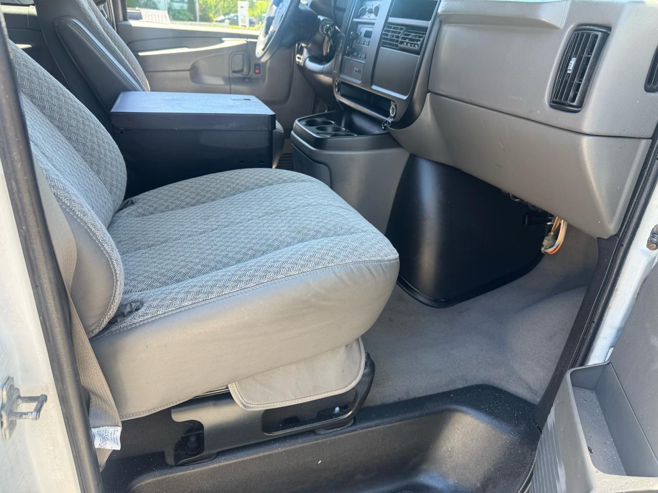 Chevrolet Express LS 1500 AWD 2007