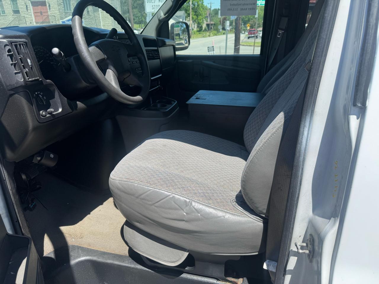Chevrolet Express LS 1500 AWD 2007