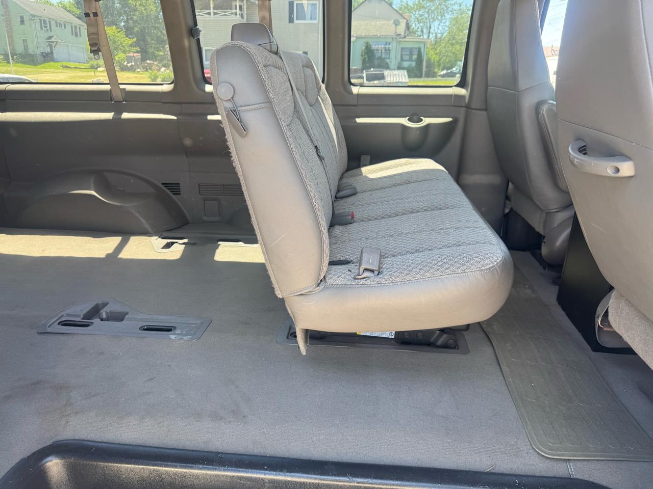 Chevrolet Express LS 1500 AWD 2007