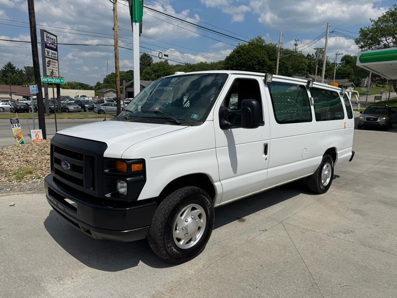 Ford Econoline E-350 Super Duty Extended 2012