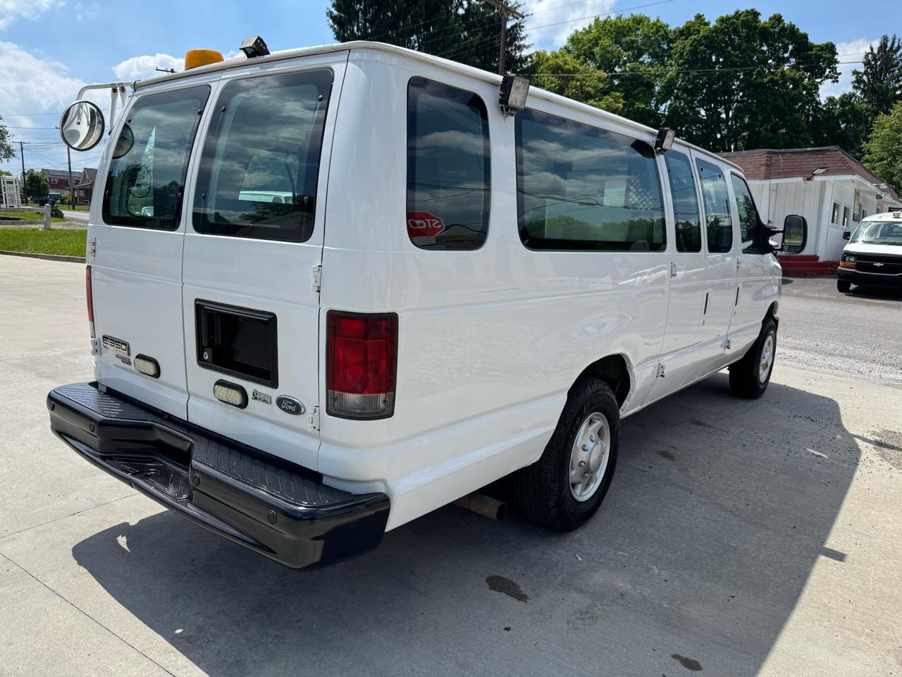 Ford Econoline E-350 Super Duty Extended 2012