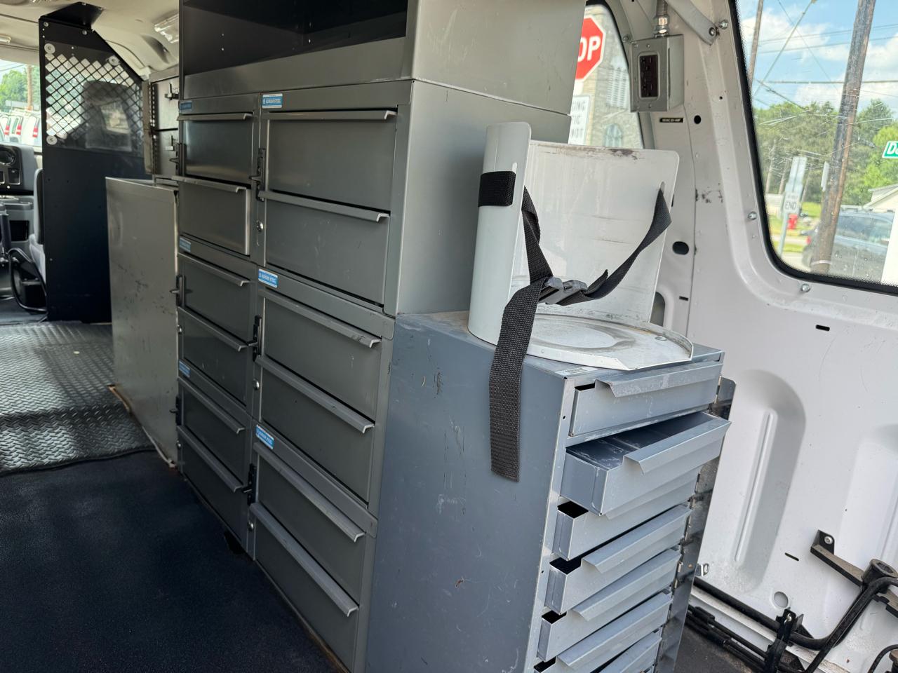 Ford Econoline E-350 Super Duty Extended 2012