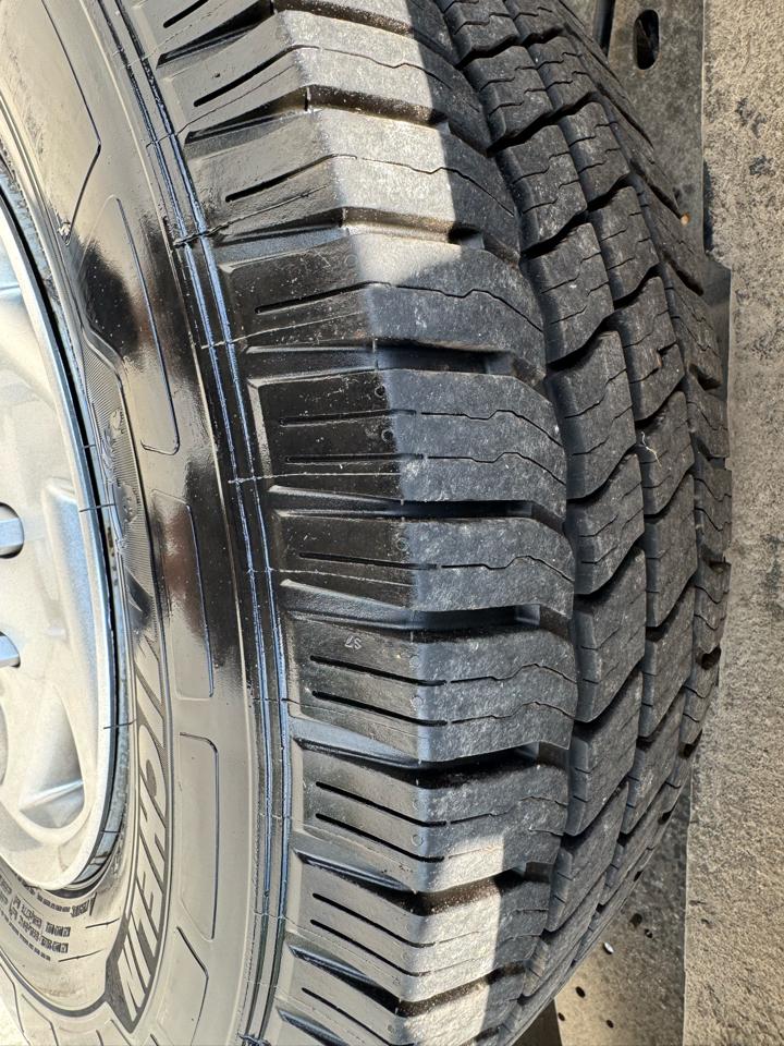Ford Econoline E-350 Super Duty Extended 2013