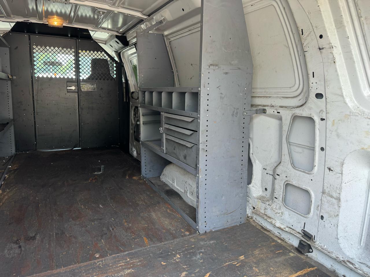 Ford Econoline E-350 Super Duty Extended 2013