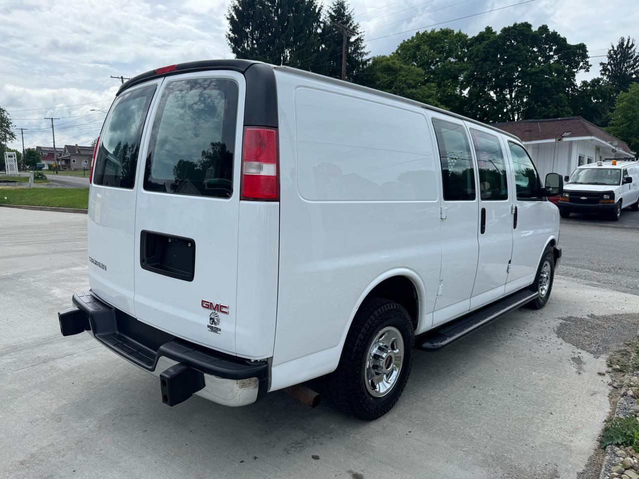 GMC Savana G2500 Cargo 2017