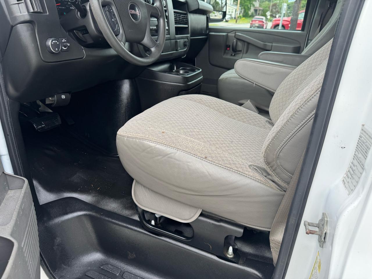 GMC Savana G2500 Cargo 2017