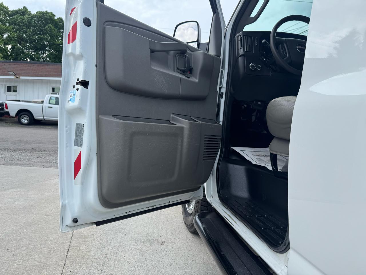 GMC Savana G2500 Cargo 2017