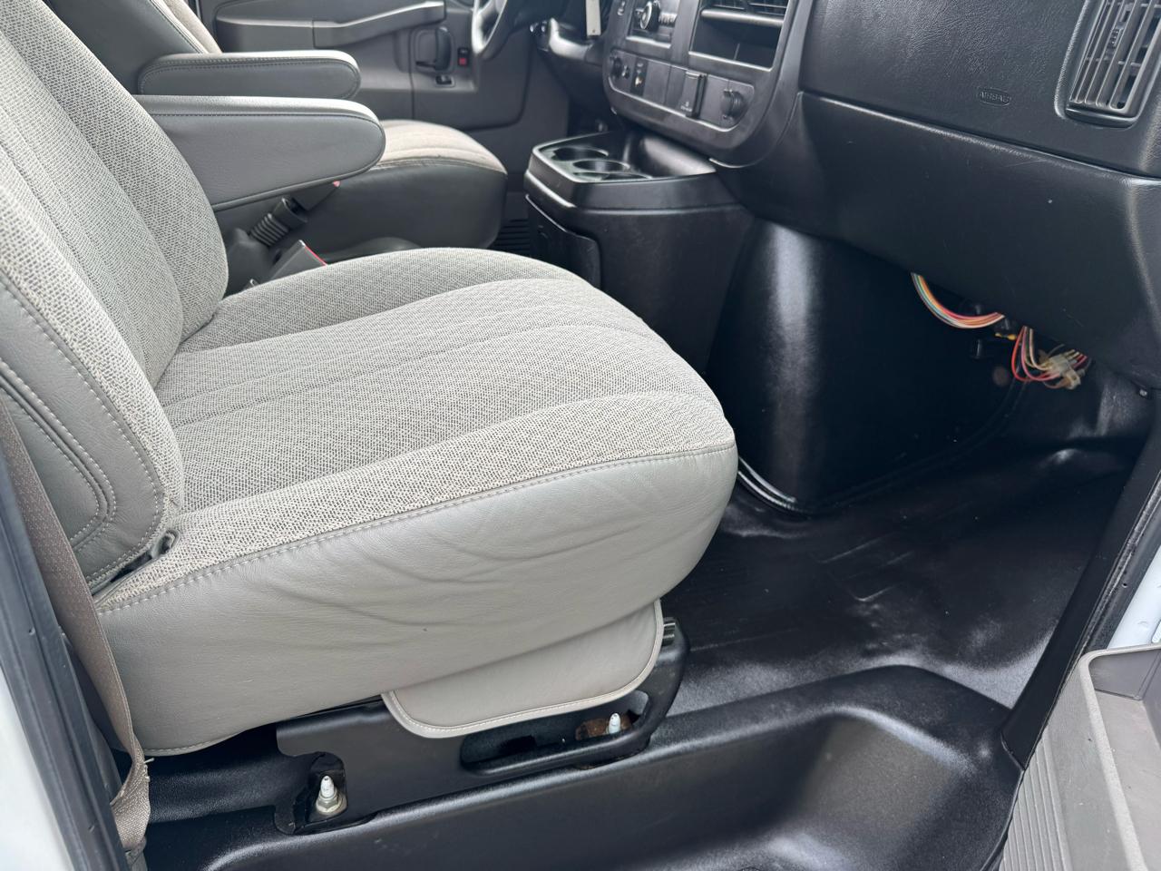 GMC Savana G2500 Cargo 2017