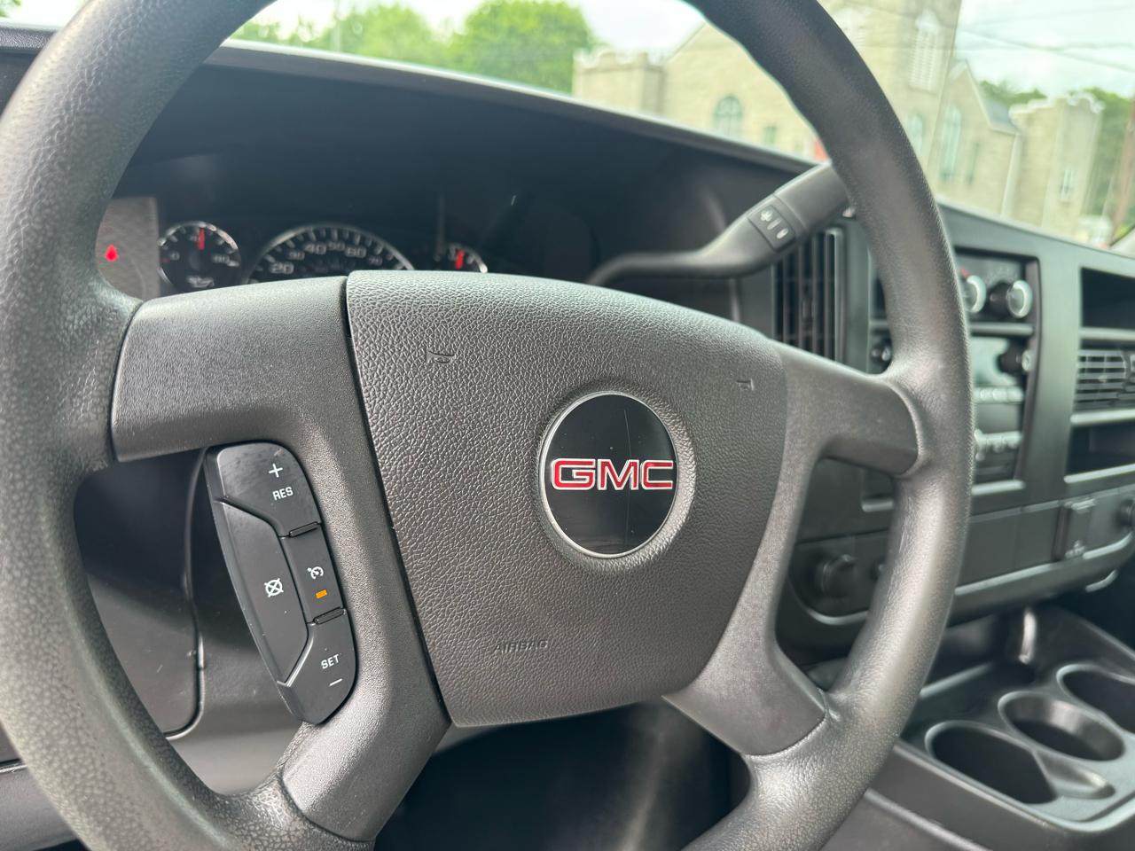 GMC Savana G2500 Cargo 2017