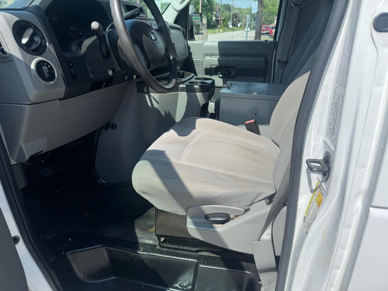 Ford Econoline E-250 2014
