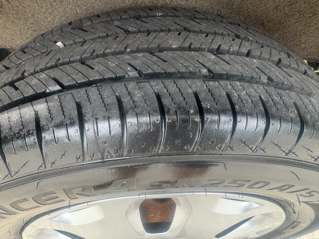 Ford Transit Connect XLT with Rear Door Glass 2010