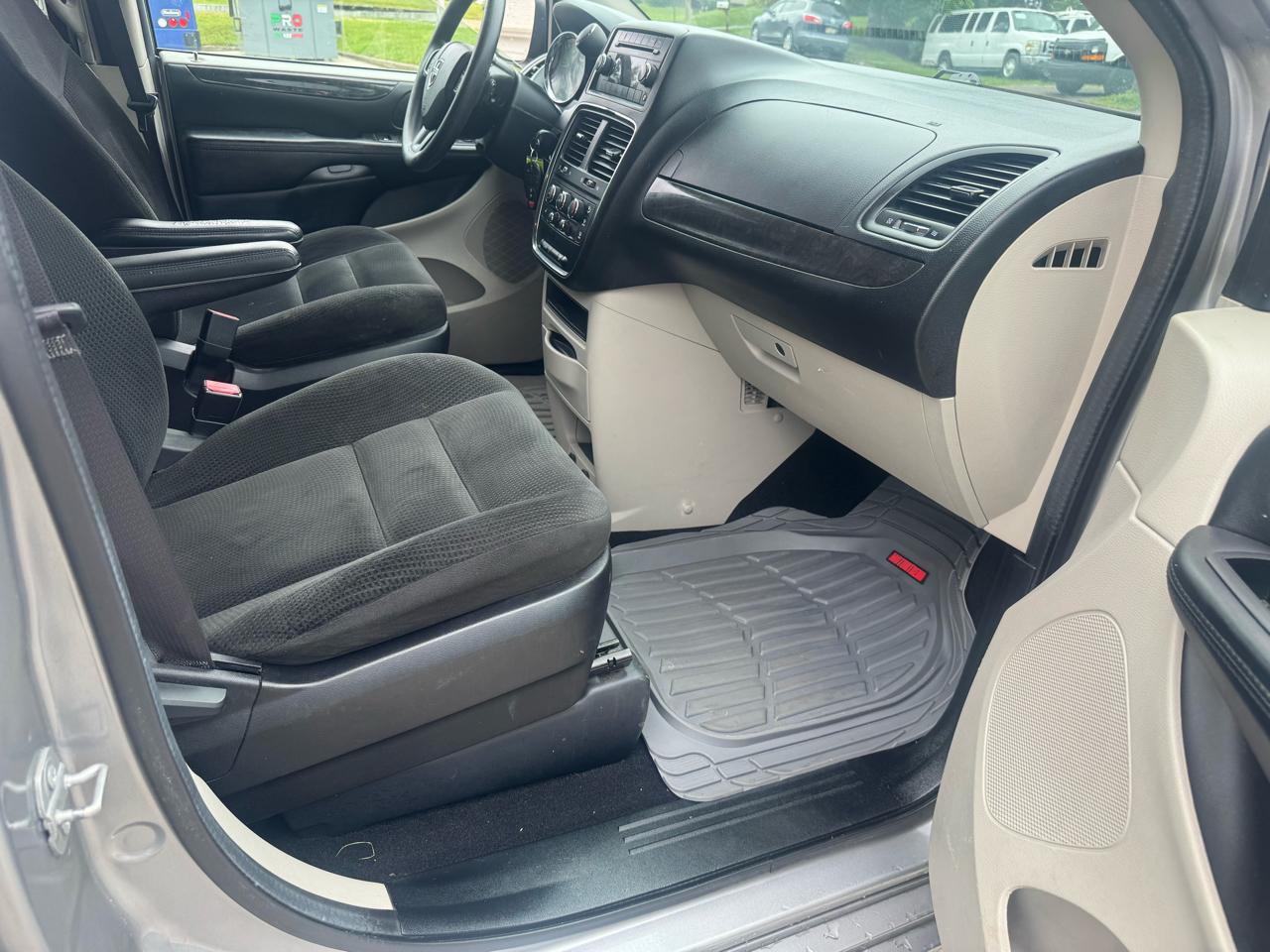 Dodge Grand Caravan SE 2016