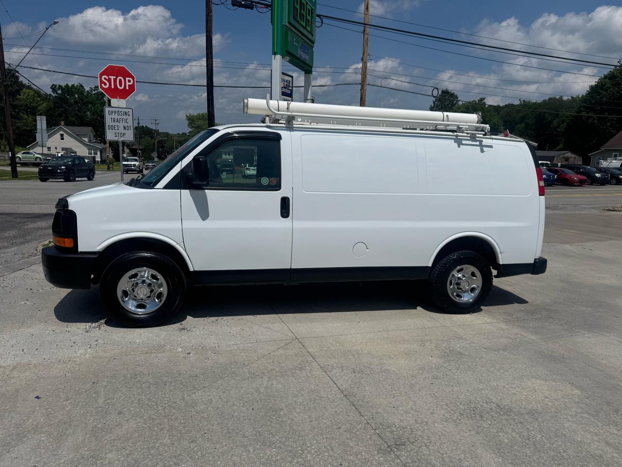 Chevrolet Express 3500 Cargo 2010