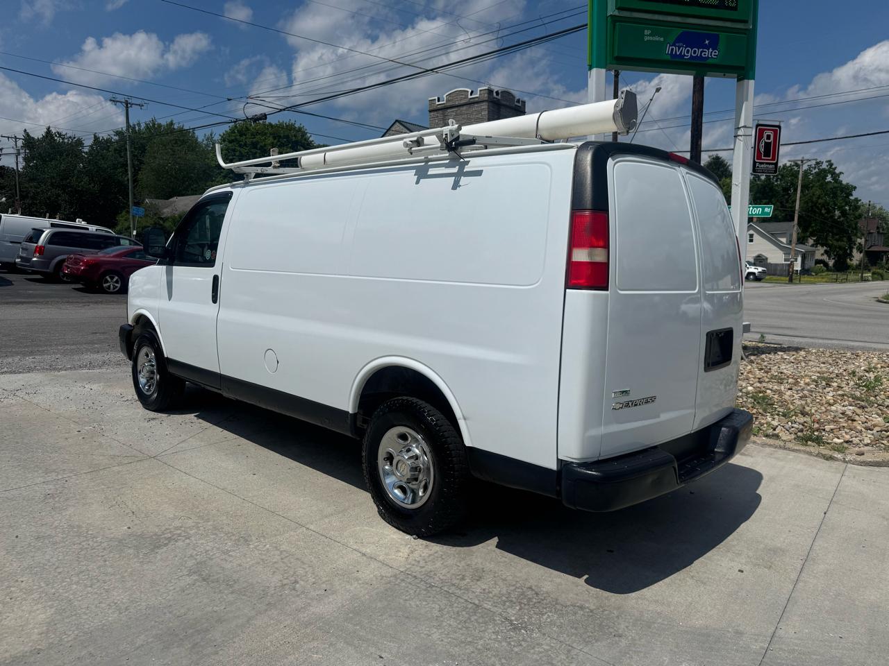 Chevrolet Express 3500 Cargo 2010