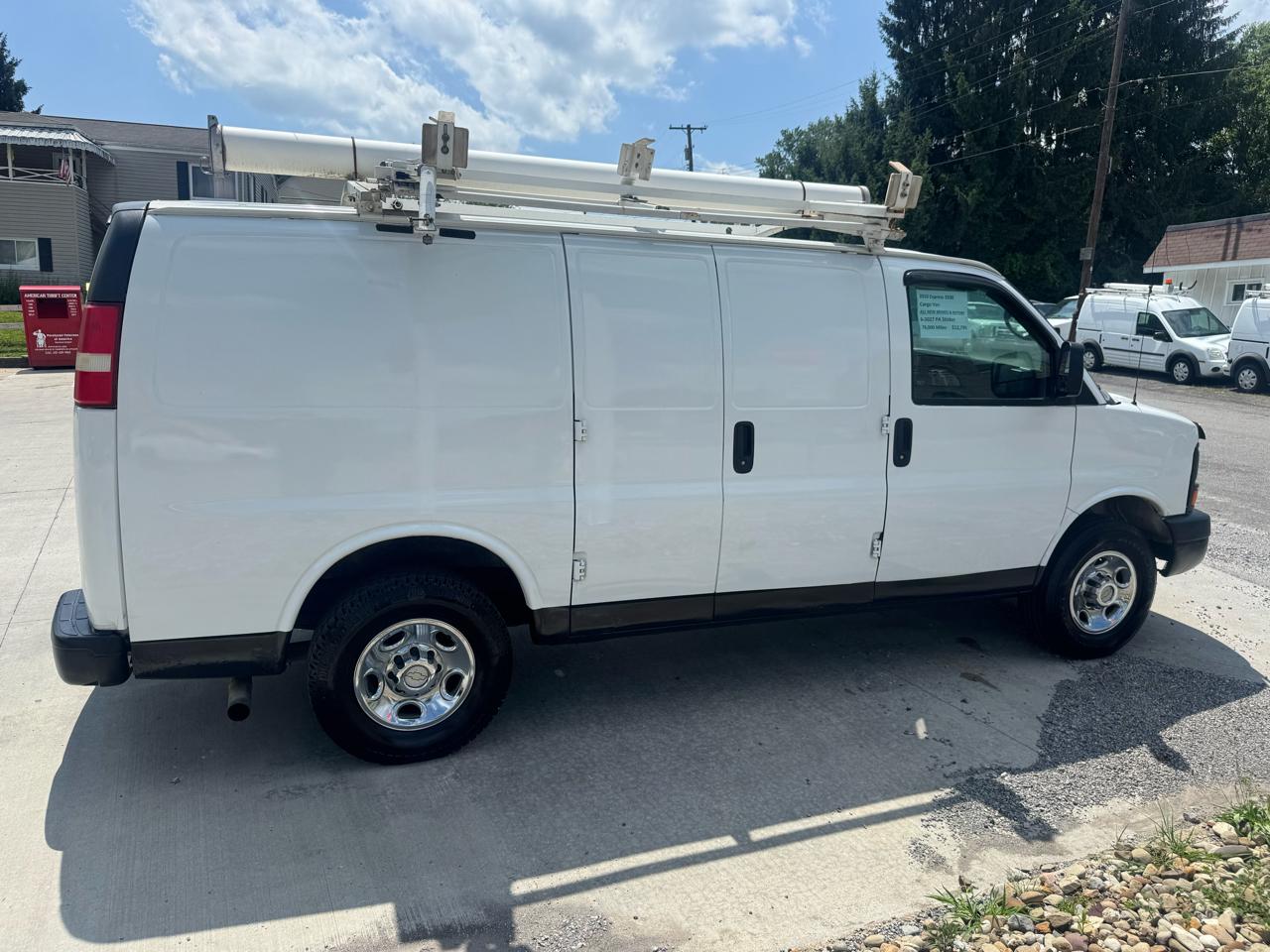 Chevrolet Express 3500 Cargo 2010