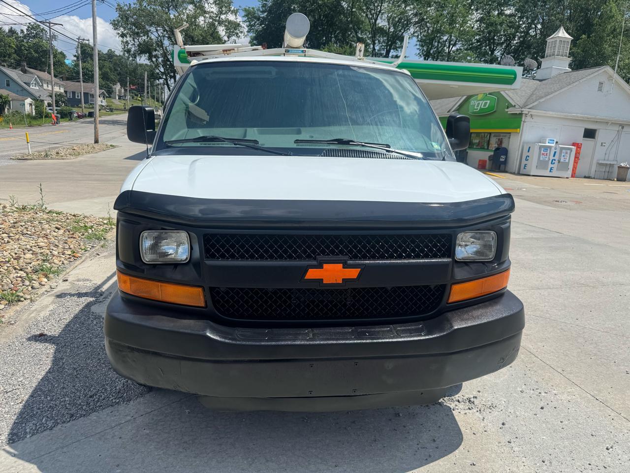 Chevrolet Express 3500 Cargo 2010