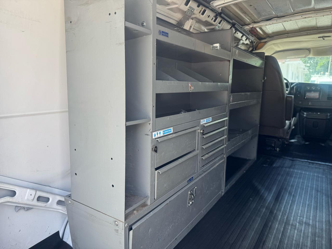Chevrolet Express 3500 Cargo 2010