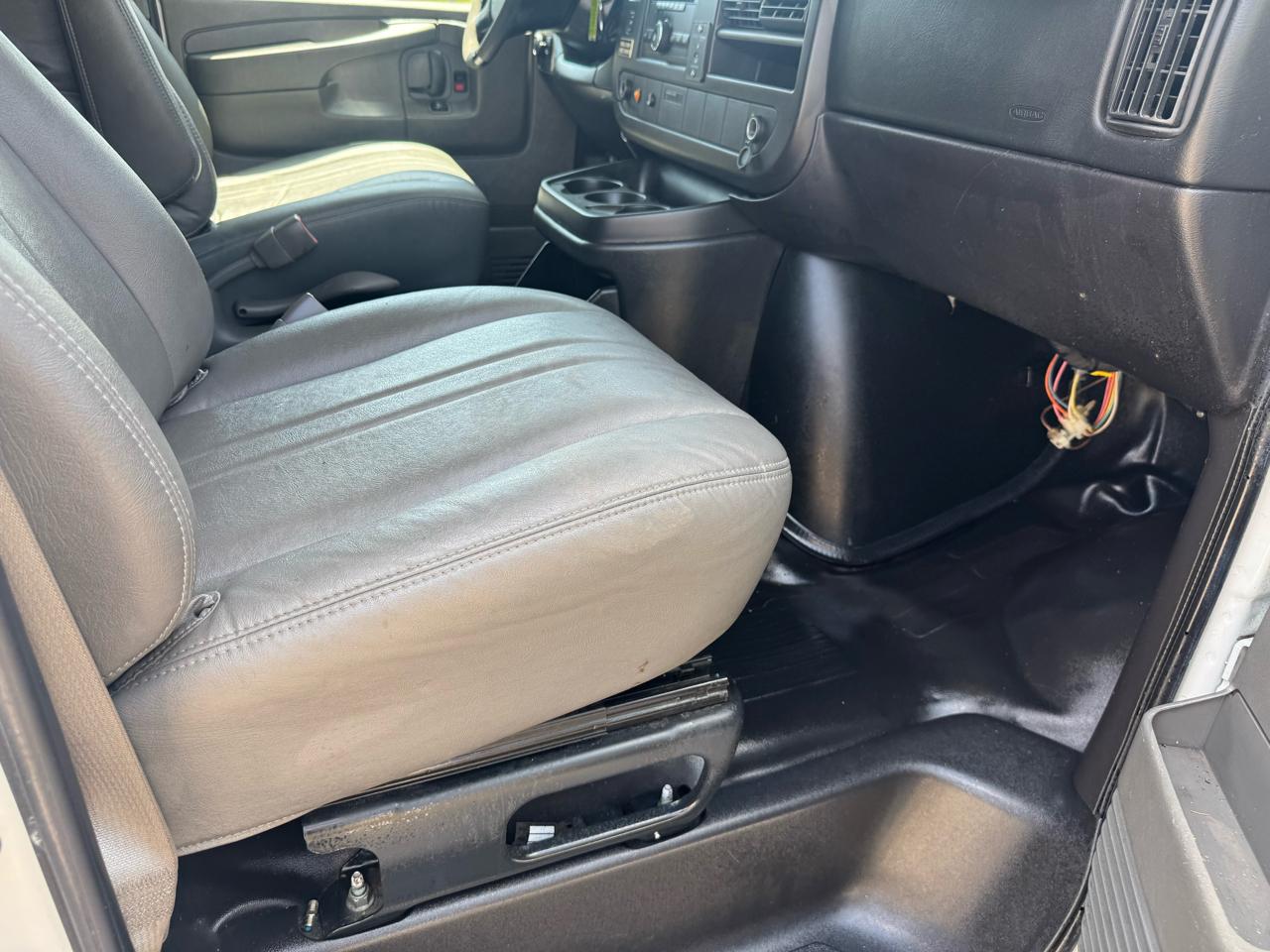 Chevrolet Express 1500 Cargo 2011