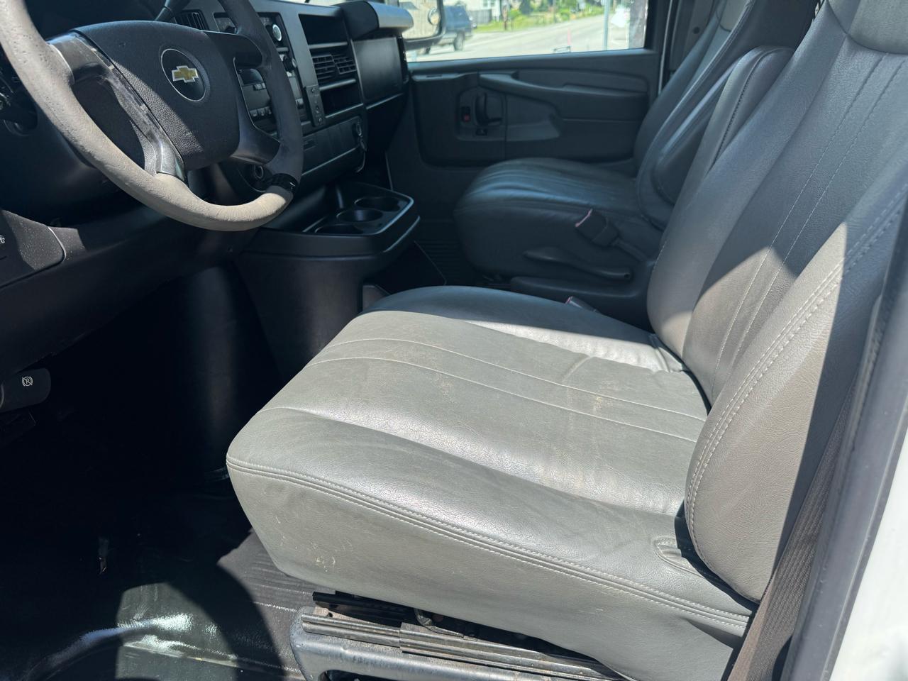 Chevrolet Express 1500 Cargo 2011