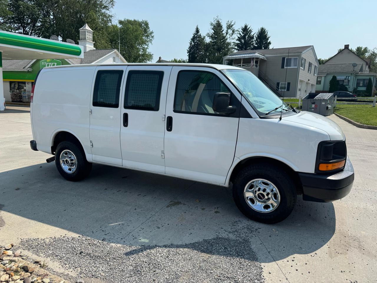GMC Savana G2500 Cargo 2011