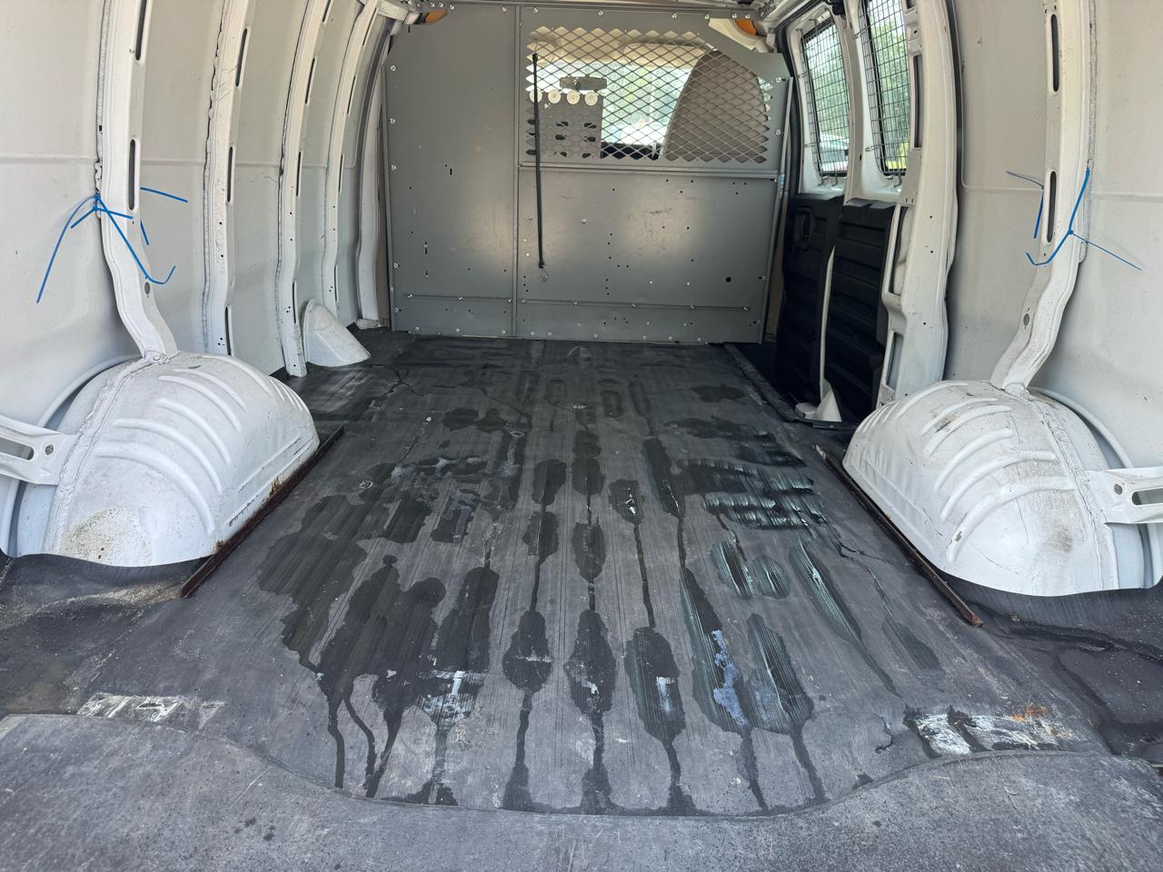 GMC Savana G2500 Cargo 2011