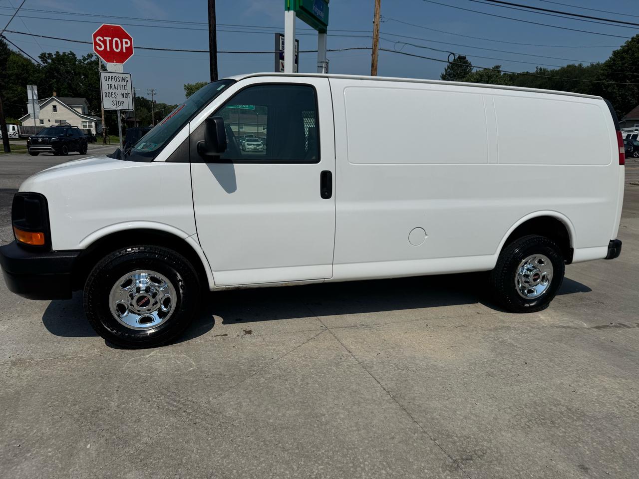 GMC Savana G2500 Cargo 2011