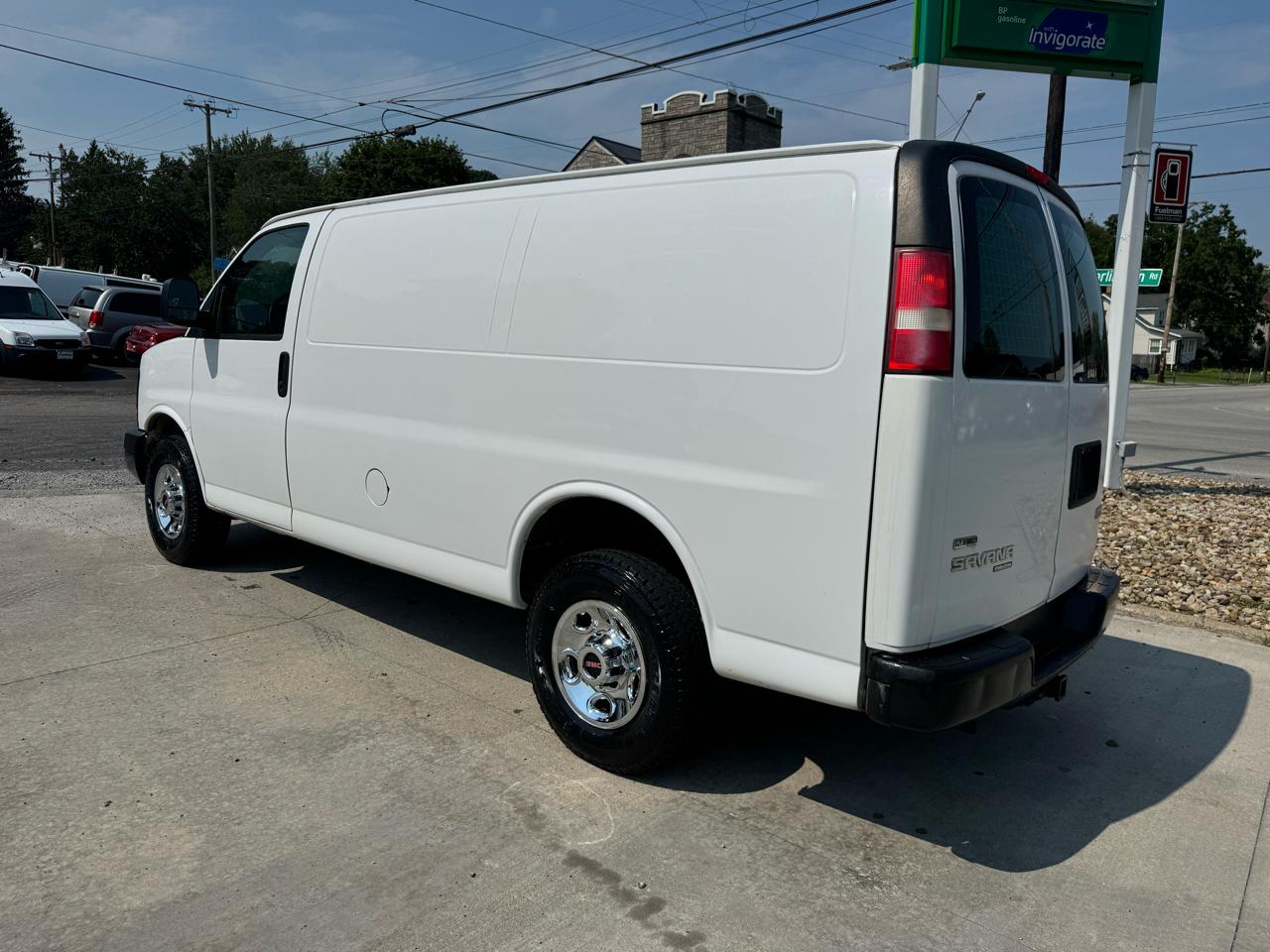 GMC Savana G2500 Cargo 2011