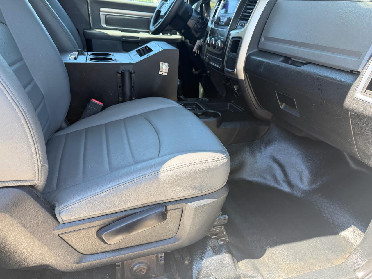 RAM 3500 ST 4WD 2014