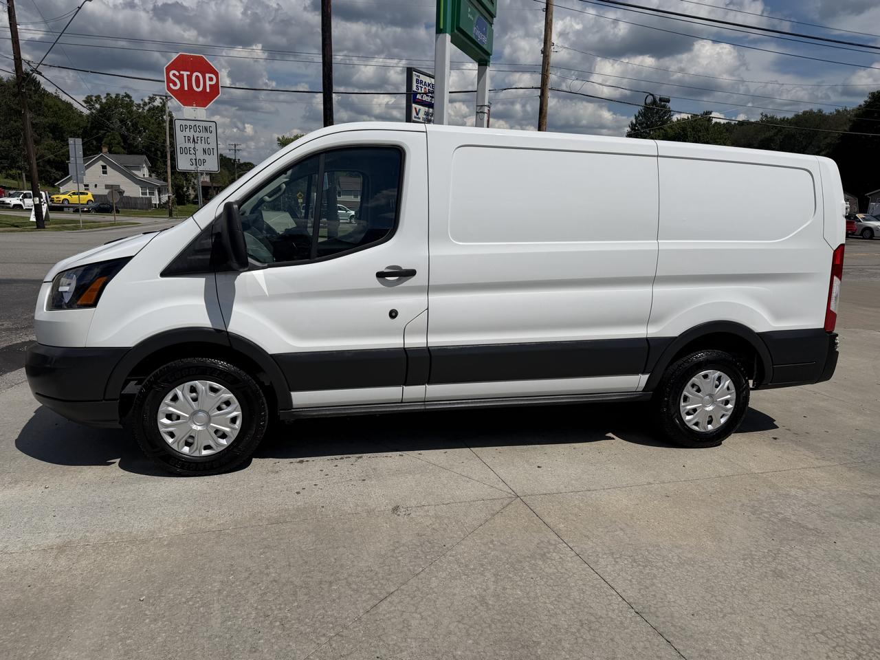 Ford Transit 150 Van Low Roof w/Sliding Pass. 130-in. WB 2018