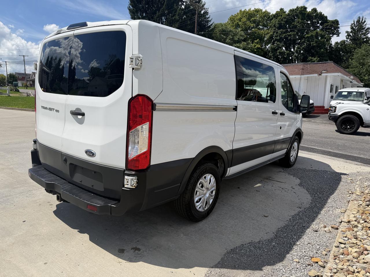Ford Transit 150 Van Low Roof w/Sliding Pass. 130-in. WB 2018