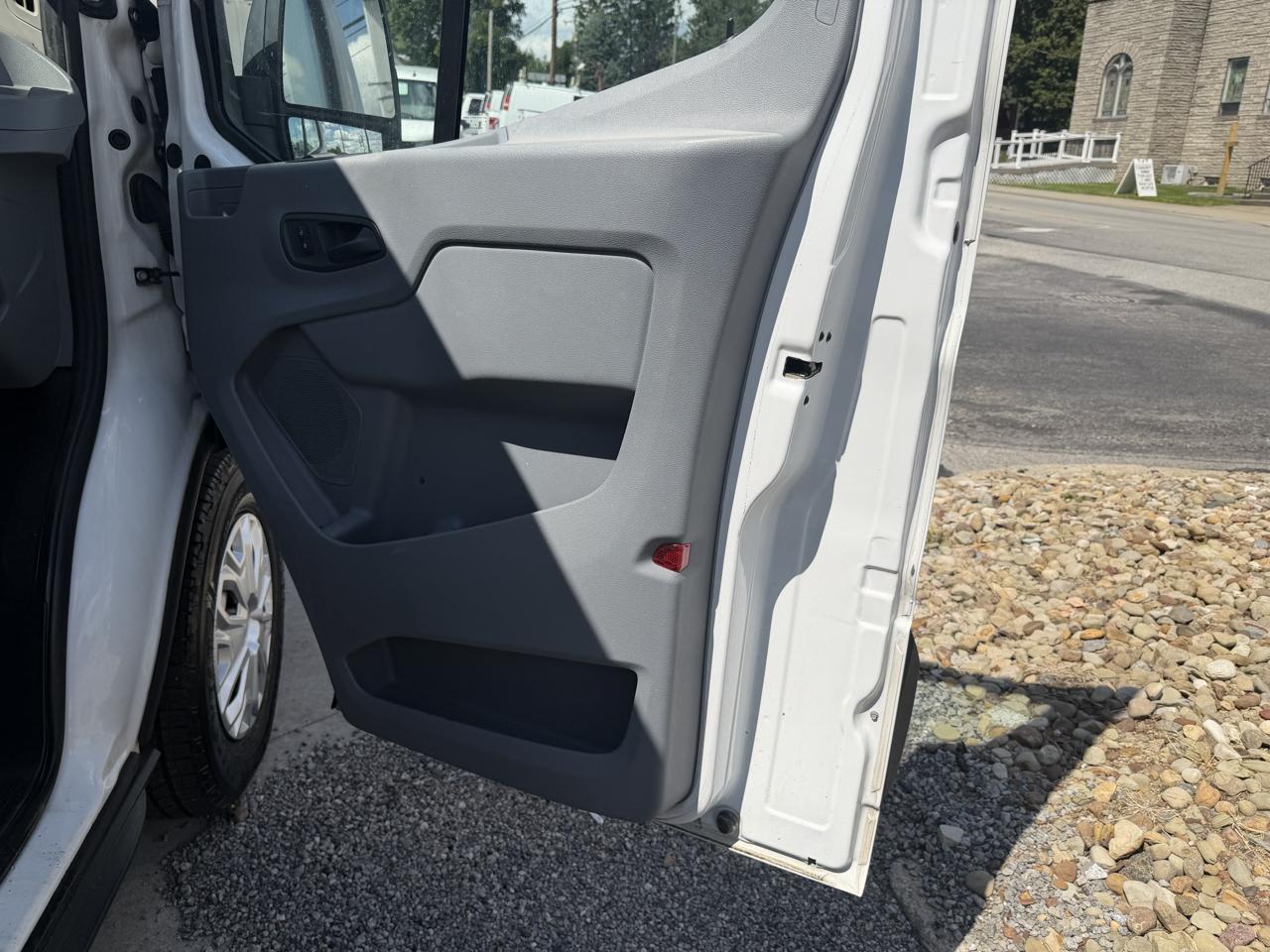 Ford Transit 150 Van Low Roof w/Sliding Pass. 130-in. WB 2018