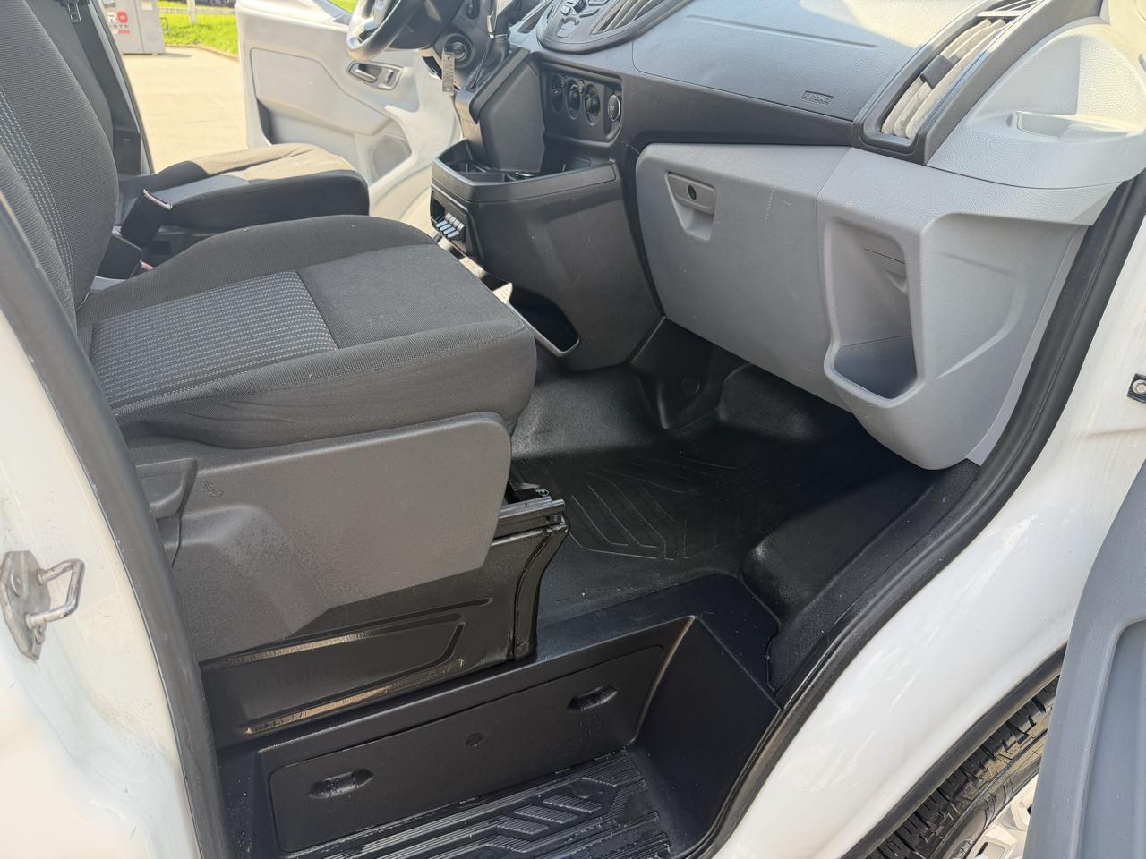 Ford Transit 150 Van Low Roof w/Sliding Pass. 130-in. WB 2018