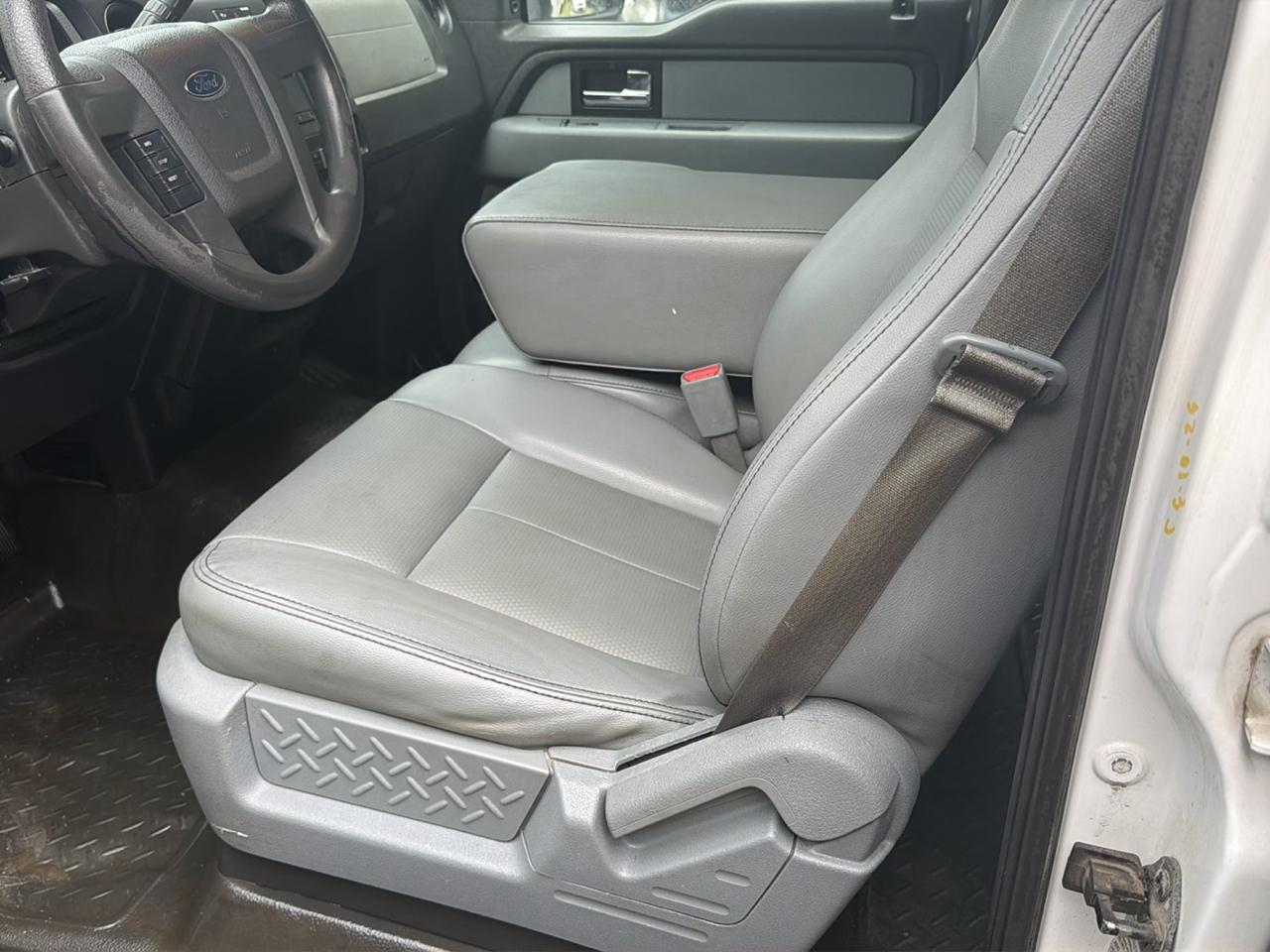 Ford F-150 XL SuperCrew 5.5-ft. Bed 4WD 2014