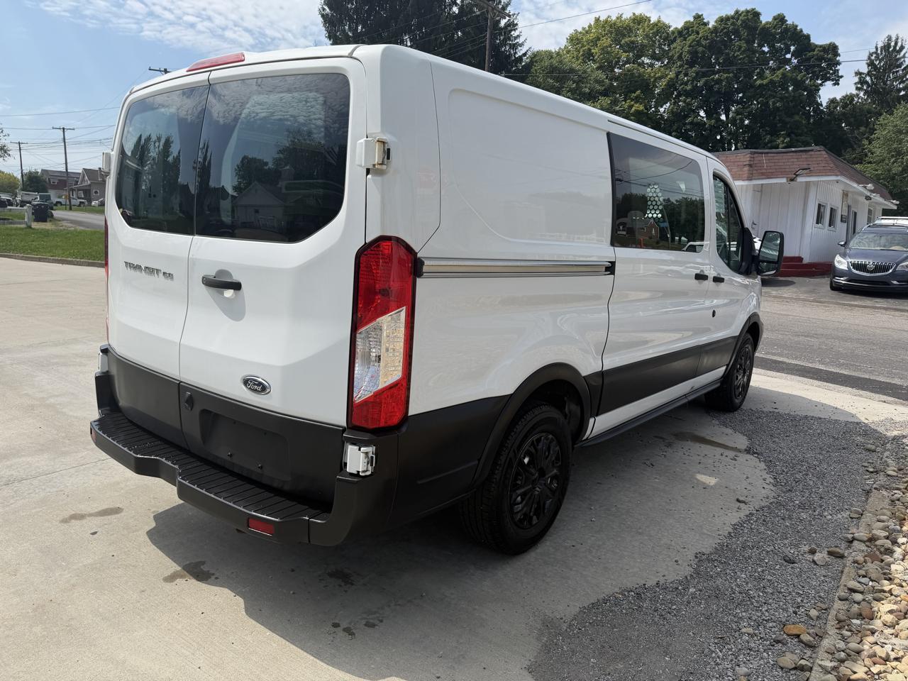Ford Transit 150 Van Low Roof w/Sliding Pass. 130-in. WB 2019