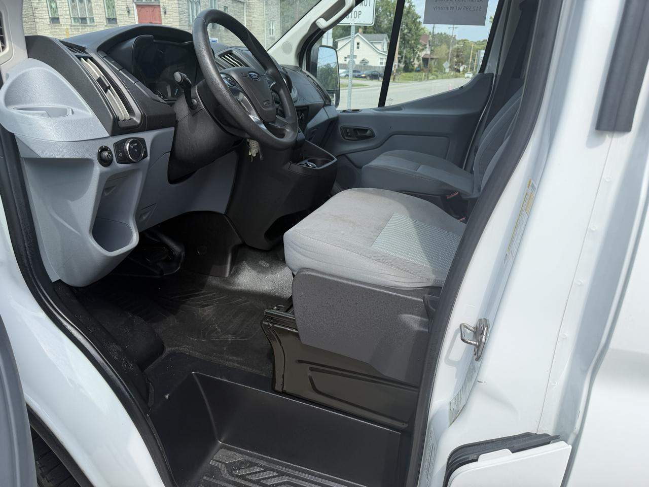 Ford Transit 150 Van Low Roof w/Sliding Pass. 130-in. WB 2019