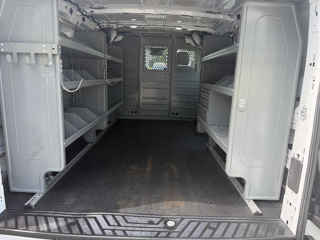 Ford Transit 150 Van Low Roof w/Sliding Pass. 130-in. WB 2019