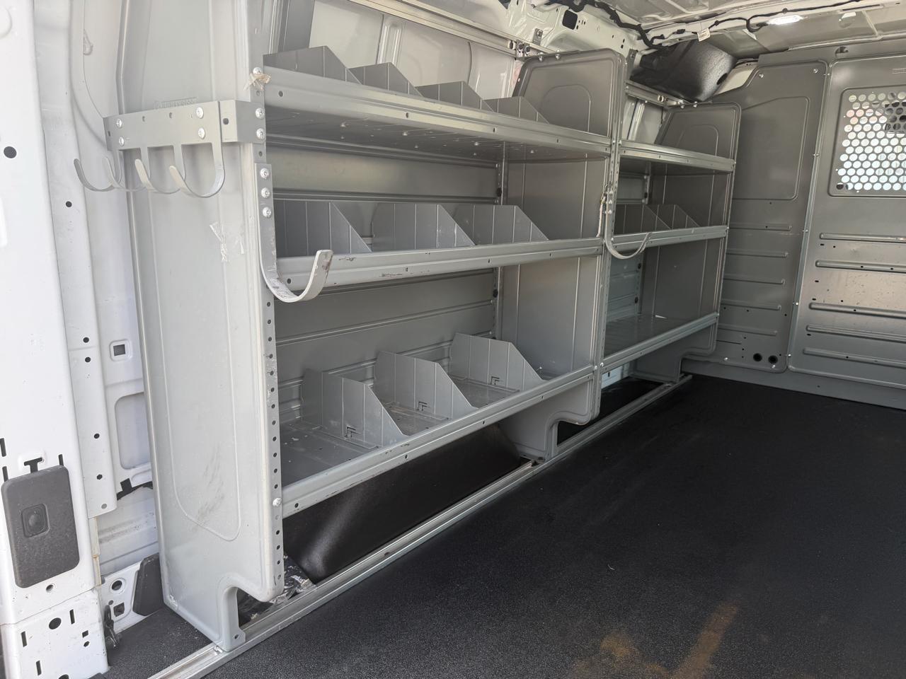 Ford Transit 150 Van Low Roof w/Sliding Pass. 130-in. WB 2019